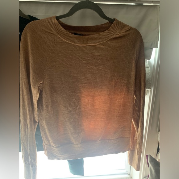 4 Gap Sweaters - Picture 2 of 9